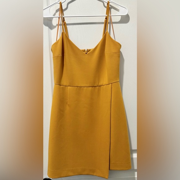 French Connection Whisper Sundae V-Neck Mini Knit Dress in Dijon - Picture 3 of 9